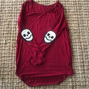 L - Si Avance - Skull Patch Long sleeve top - NWOT